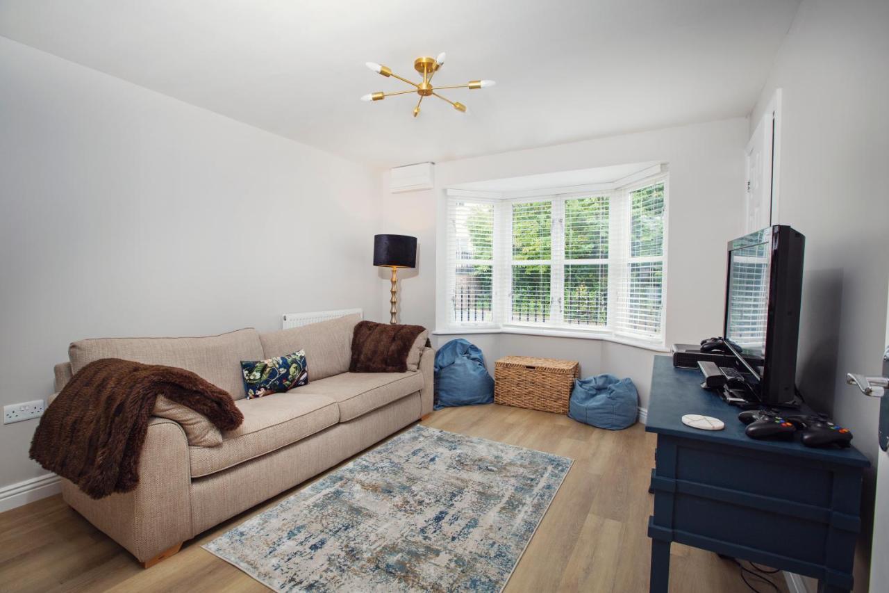 Beautiful 4-Bed Home, Hot Tub & Stunning Views - Abergavenny Exterior photo
