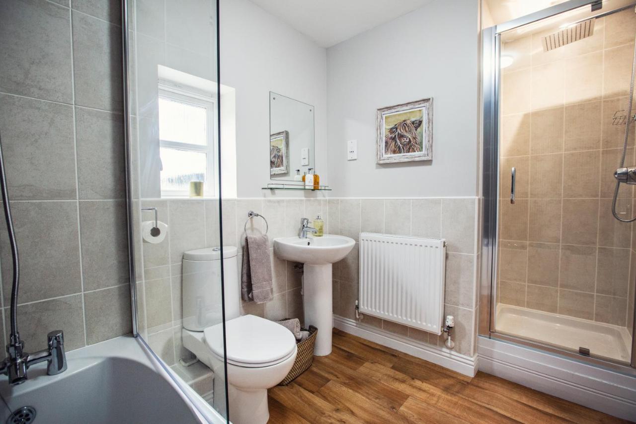 Beautiful 4-Bed Home, Hot Tub & Stunning Views - Abergavenny Exterior photo