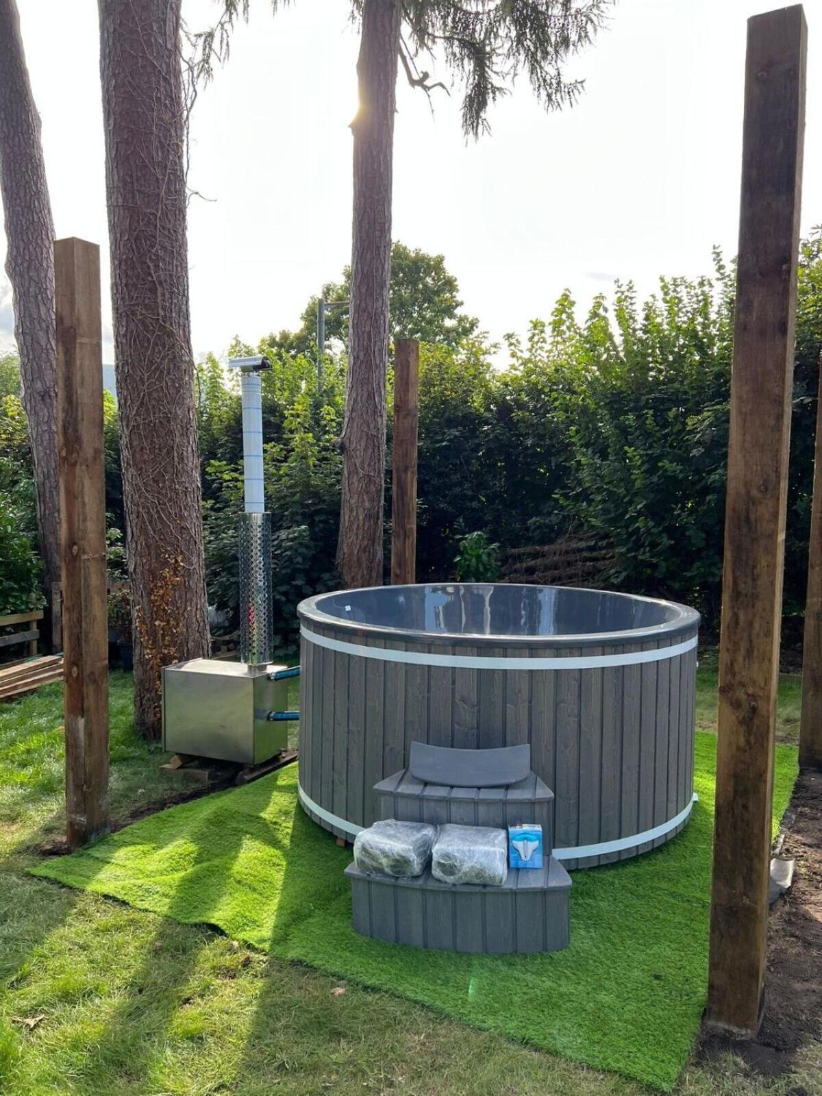 Beautiful 4-Bed Home, Hot Tub & Stunning Views - Abergavenny Exterior photo