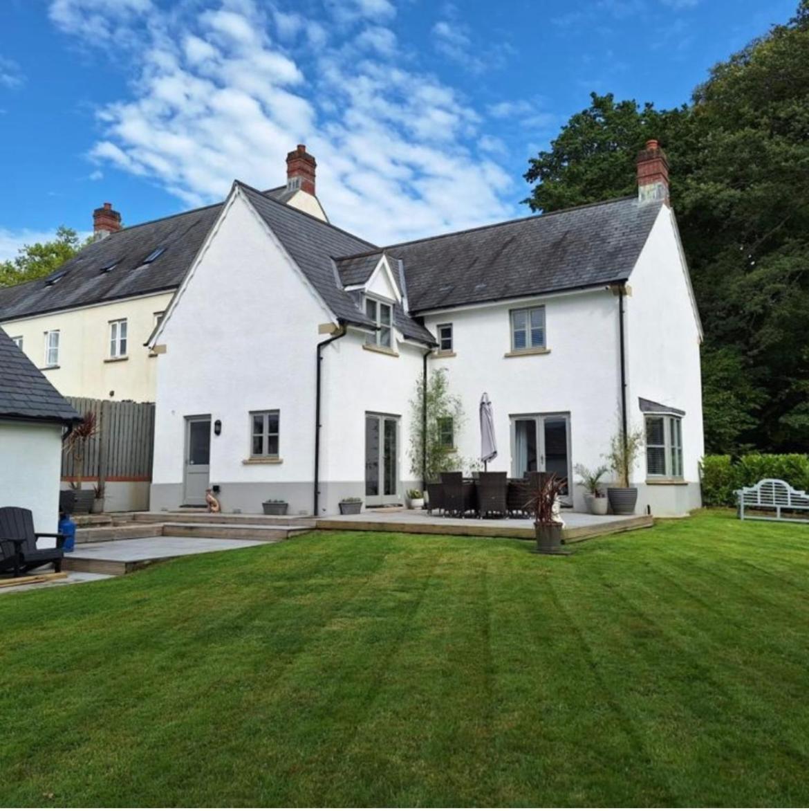 Beautiful 4-Bed Home, Hot Tub & Stunning Views - Abergavenny Exterior photo